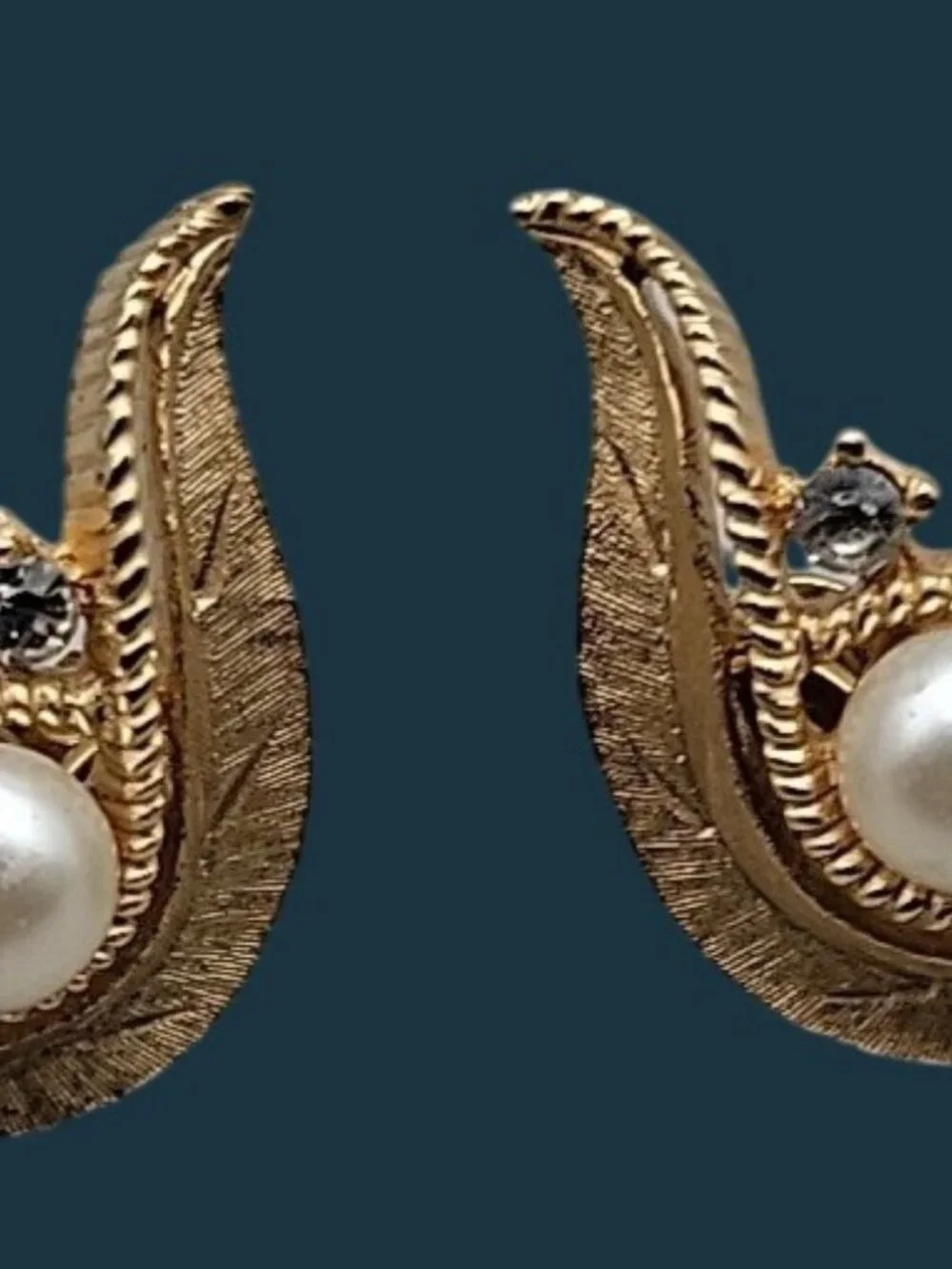 VTG Crown Trifari Faux Pearl Rhinestone Gold-Tone Clip-On Leaf Earrings 1960s